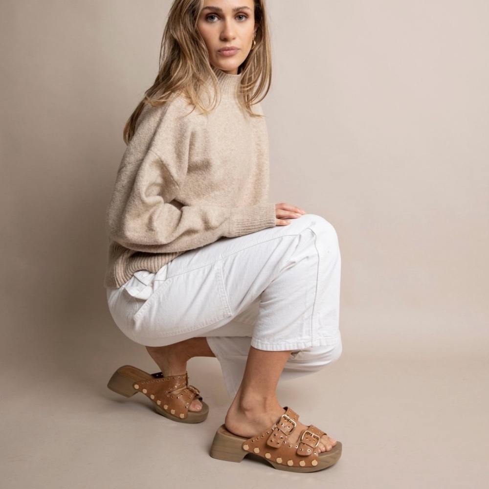 Kelsi Dagger clogs